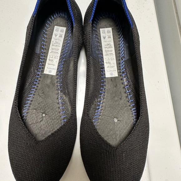 Rothy’s The Flat in black solid. Size 6 - Picture 5 of 7